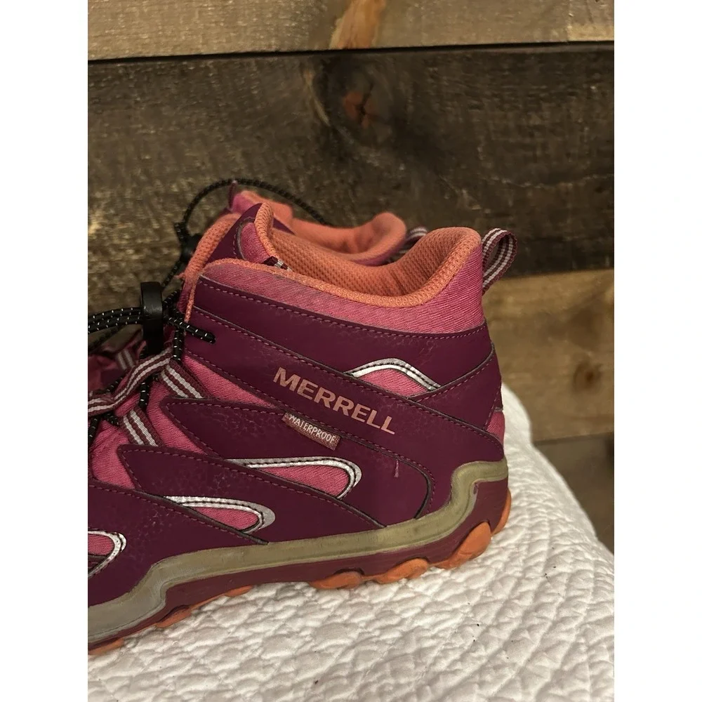Merrell Chameleon 7 Access Mid Waterproof Hiking Boots Berry Size 4.5